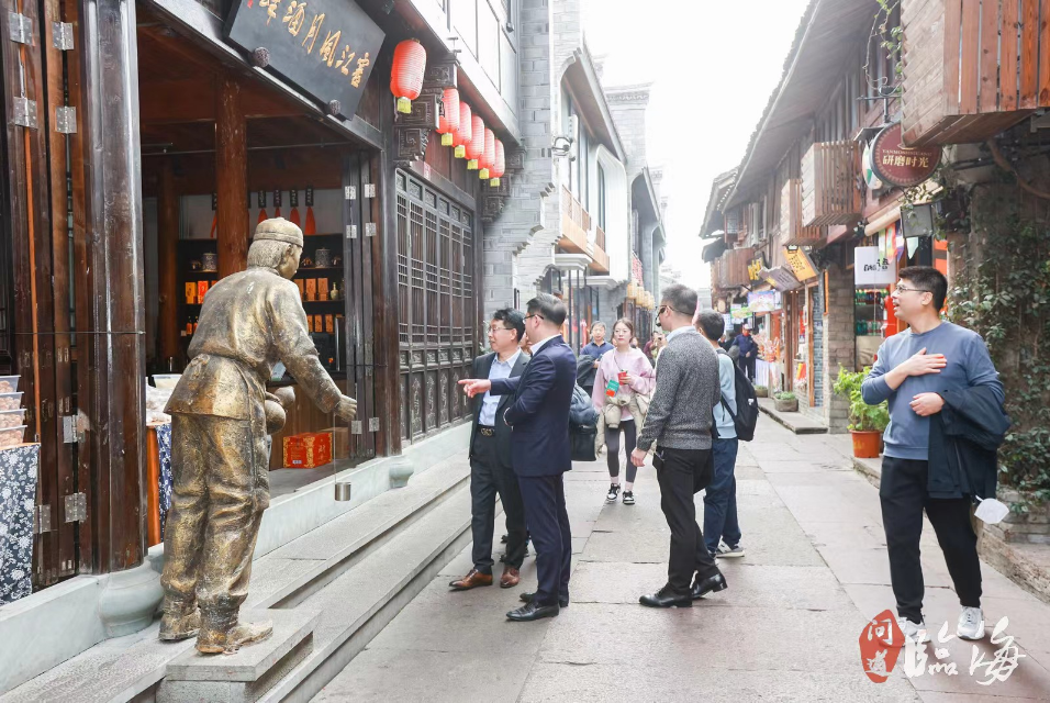 电池百人会企业家“问道”临海 赏盎然春景 游千年古城.png