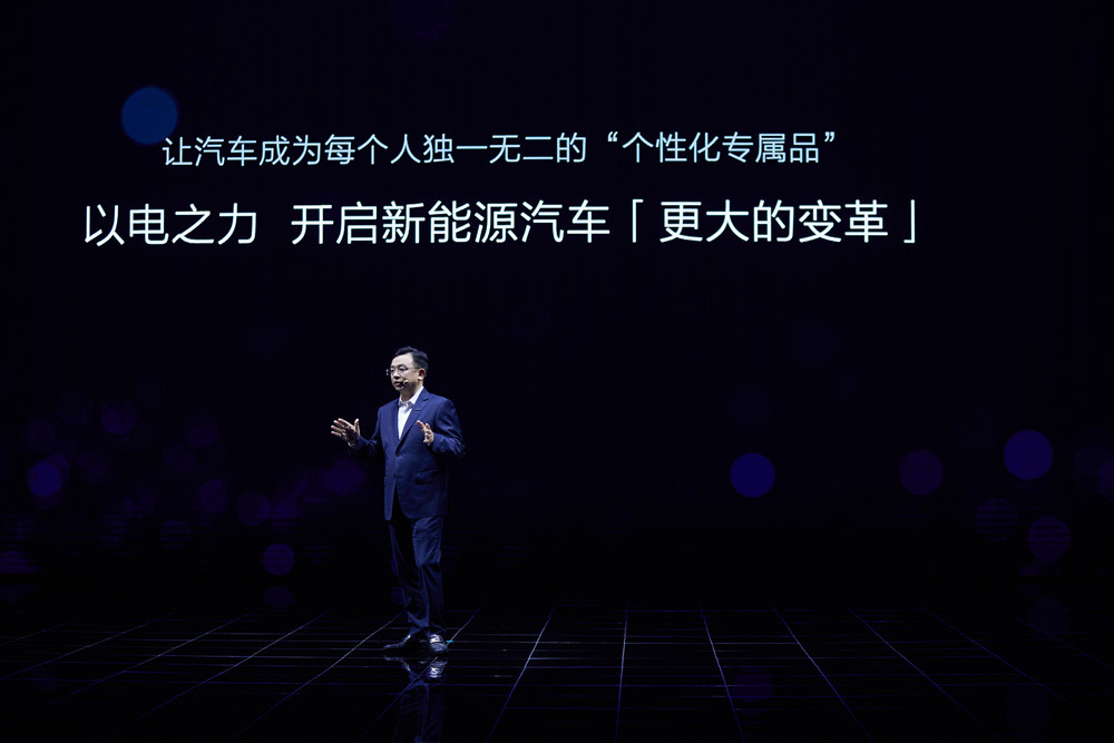 比亚迪方程豹及首款技术平台DMO正式发布 新车豹5携家族亮相