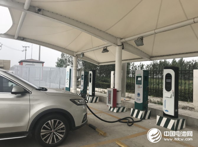 新能源车“带飞”六氟磷酸锂需求 锂电池